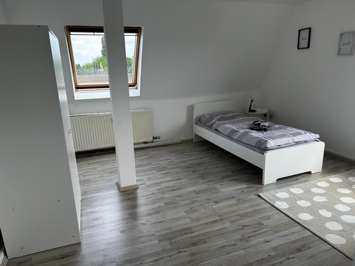 A&V Apartments Schoene Dachgeschoss Wohnung Apt Sterne Gelsenkirchen Exterior photo