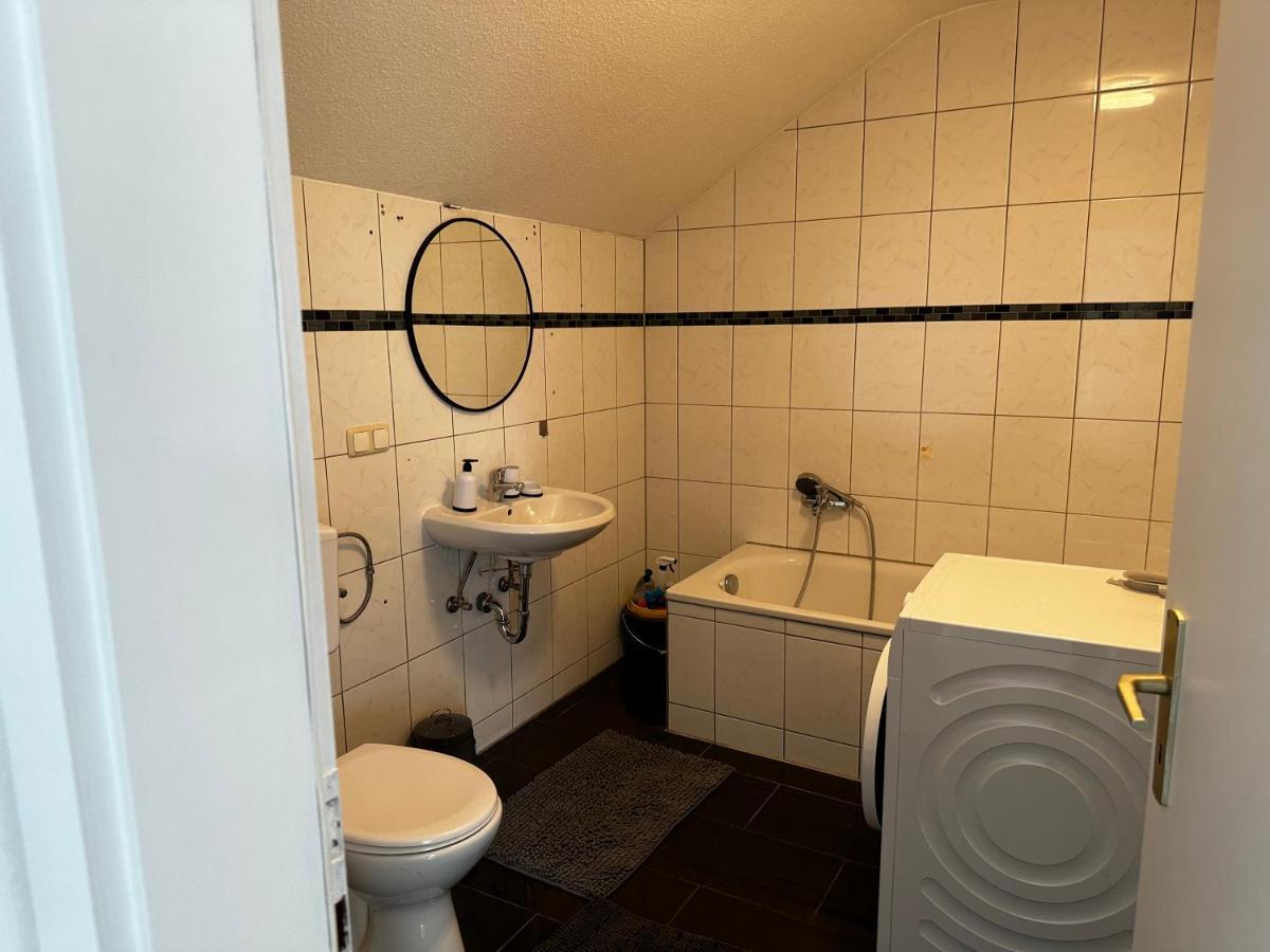 A&V Apartments Schoene Dachgeschoss Wohnung Apt Sterne Gelsenkirchen Exterior photo